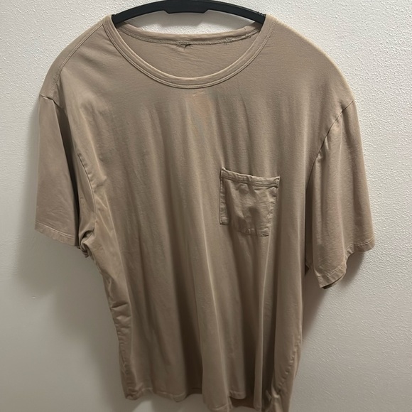 Vuori Men's Short Sleeve Tan Tee - Picture 1 of 3